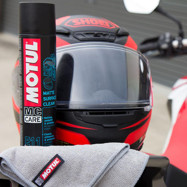 MOTUL E11 MATTE SURFACE CLEANER - 400mL Main Image