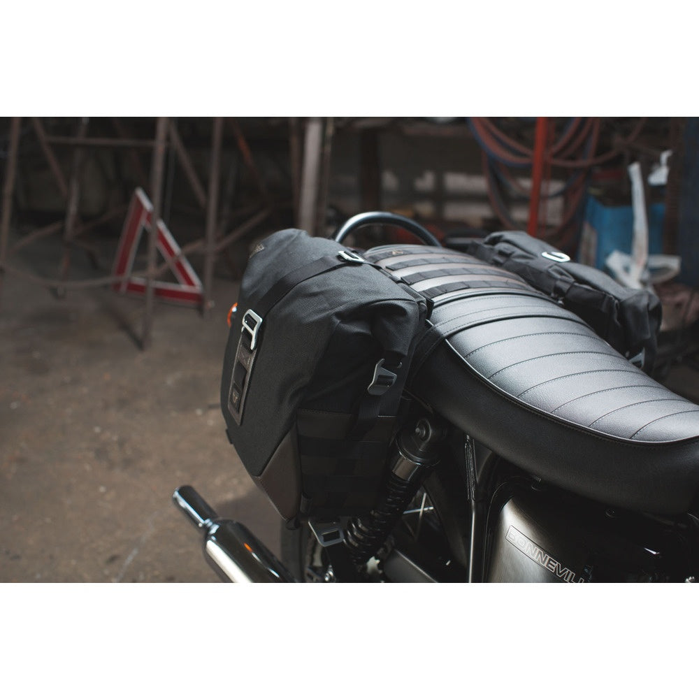 Legend Gear saddle bag set. Left LS1 (9.8 l) / Right LS2 (13.5 l) incl. SLS.(BOM)