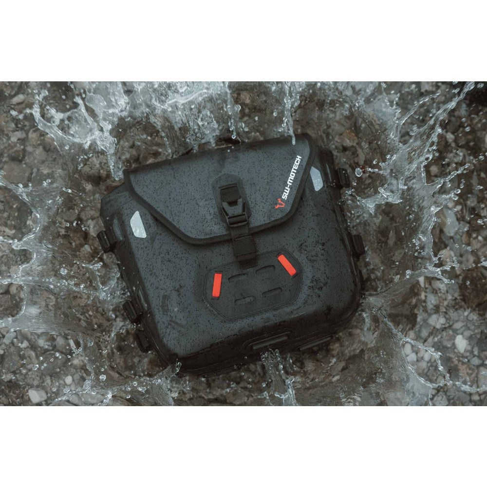 SysBag WP S with right adapter plate. 12-16l. Waterproof. For side carriers.