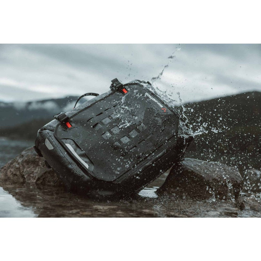 SysBag WP L with right adapter plate. 27-40l. Waterproof. For side carriers/carriers