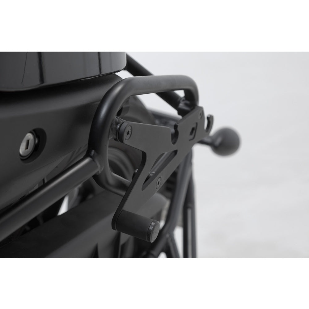 Adapter plate SLH for SLC. Black. Universal. For right side.