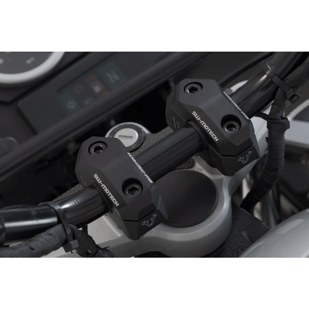 Bar back variable for diam22 handlebars. H=25mm. Back 5/10/15/20/25/30 mm. Black.