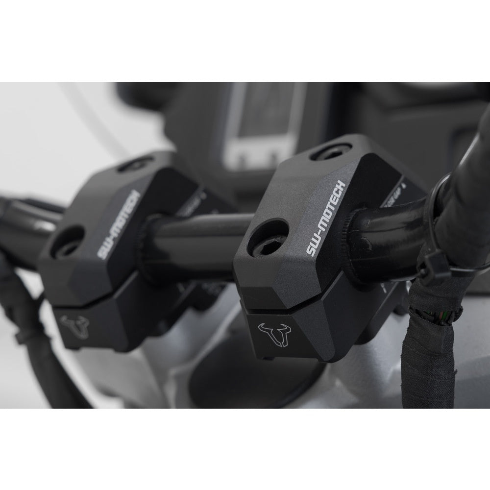 Bar back variable for diam22 handlebars. H=25mm. Back 5/10/15/20/25/30 mm. Black.